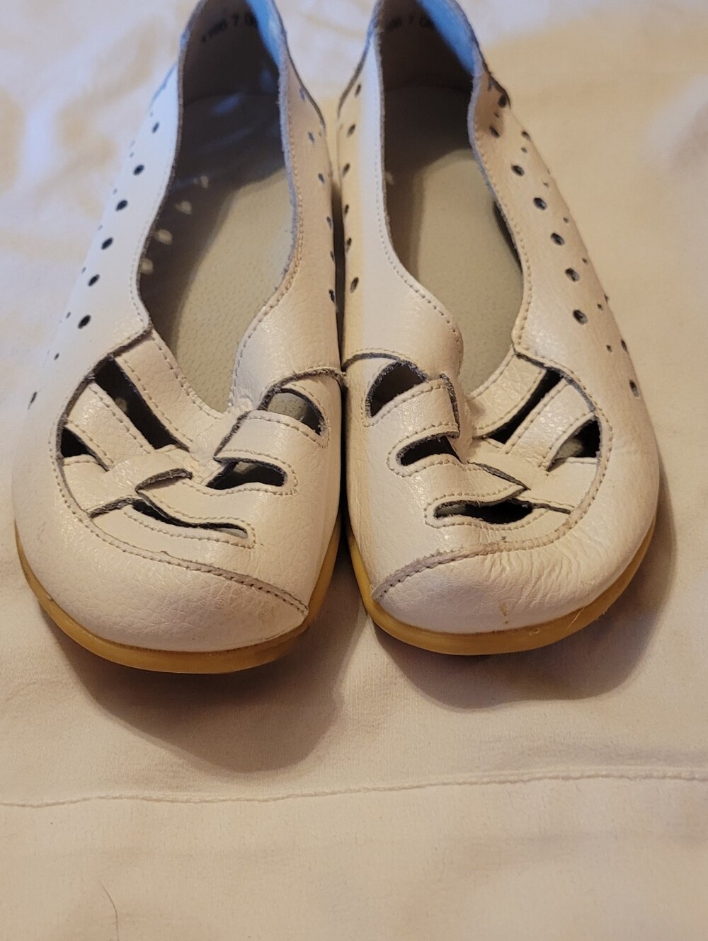 white leather ballet flats size 7